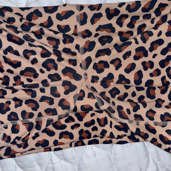 Fabletics Leopard Bike Shorts - Sz L, GUC - Picture 12 of 15